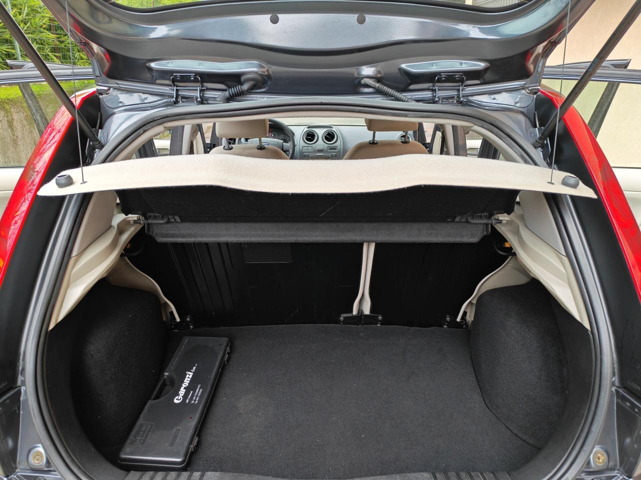 Ford Fiesta 1.2 BENZINA 75cv / 38.100km / Unipro