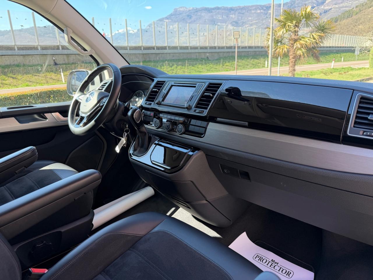 Volkswagen Multivan T6 - BULLI SIX GENERATION GANCIO TRAINO