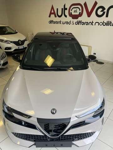 Alfa Romeo Junior Junior 1.2 ibrida Speciale 145cv edct6