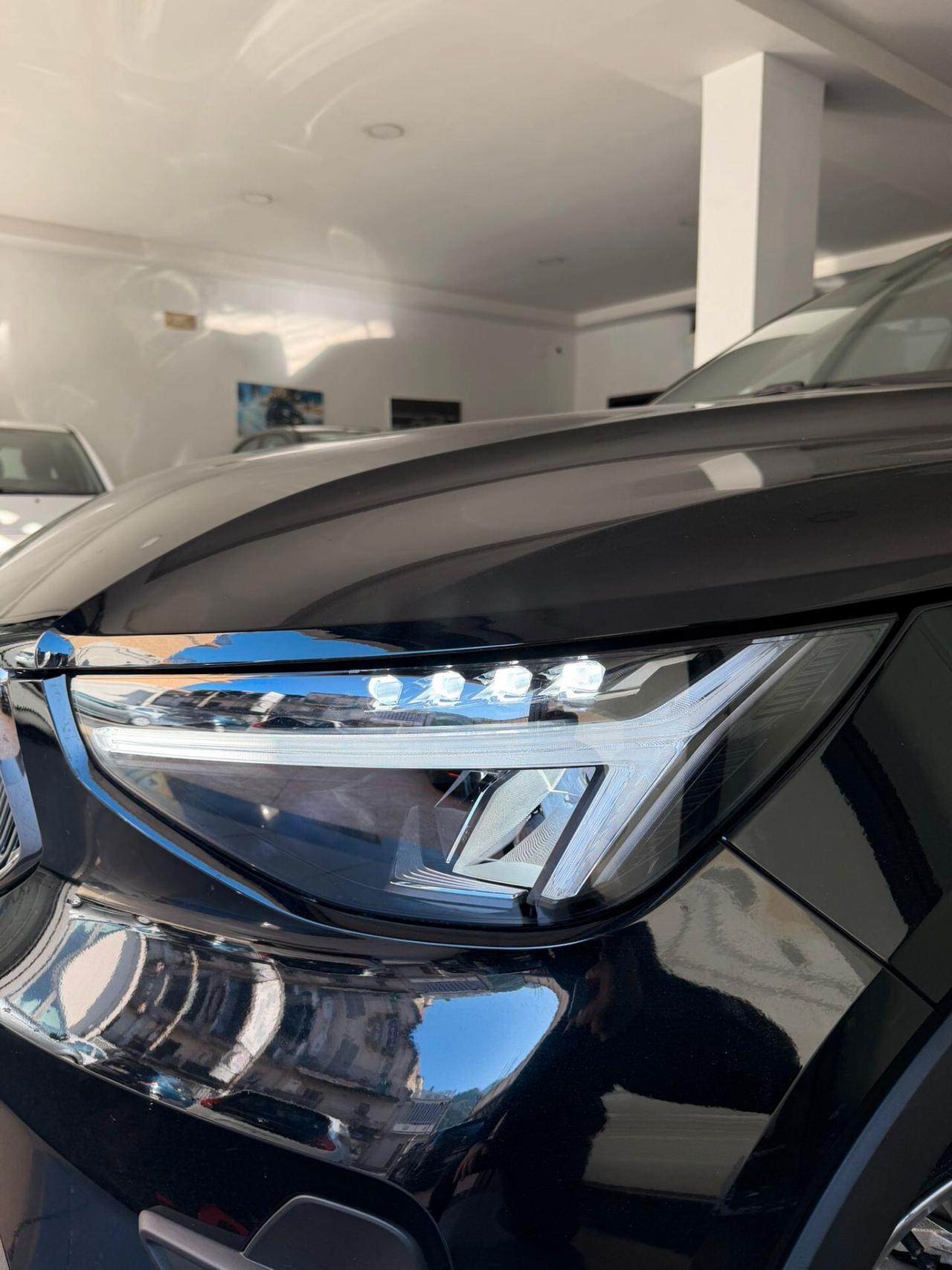 Volvo XC40 B3 automatico Core