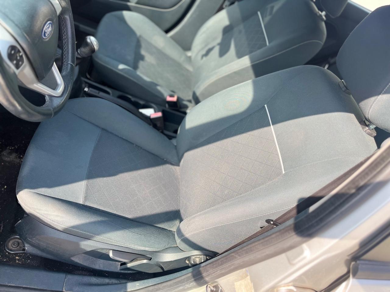 Ford Fiesta 1.4 TDCi 70CV 5 porte Titanium