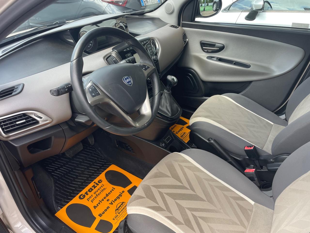 LANCIA YPSILON 900 BENZINA 85 (CV) 2017