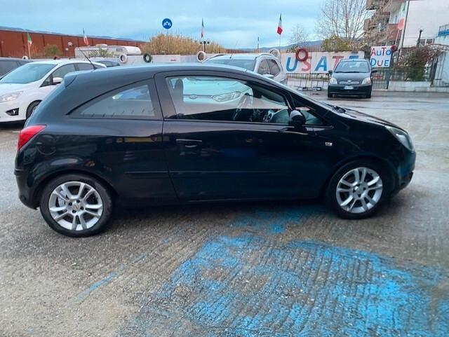 Opel Corsa 1.2 3 porte Club