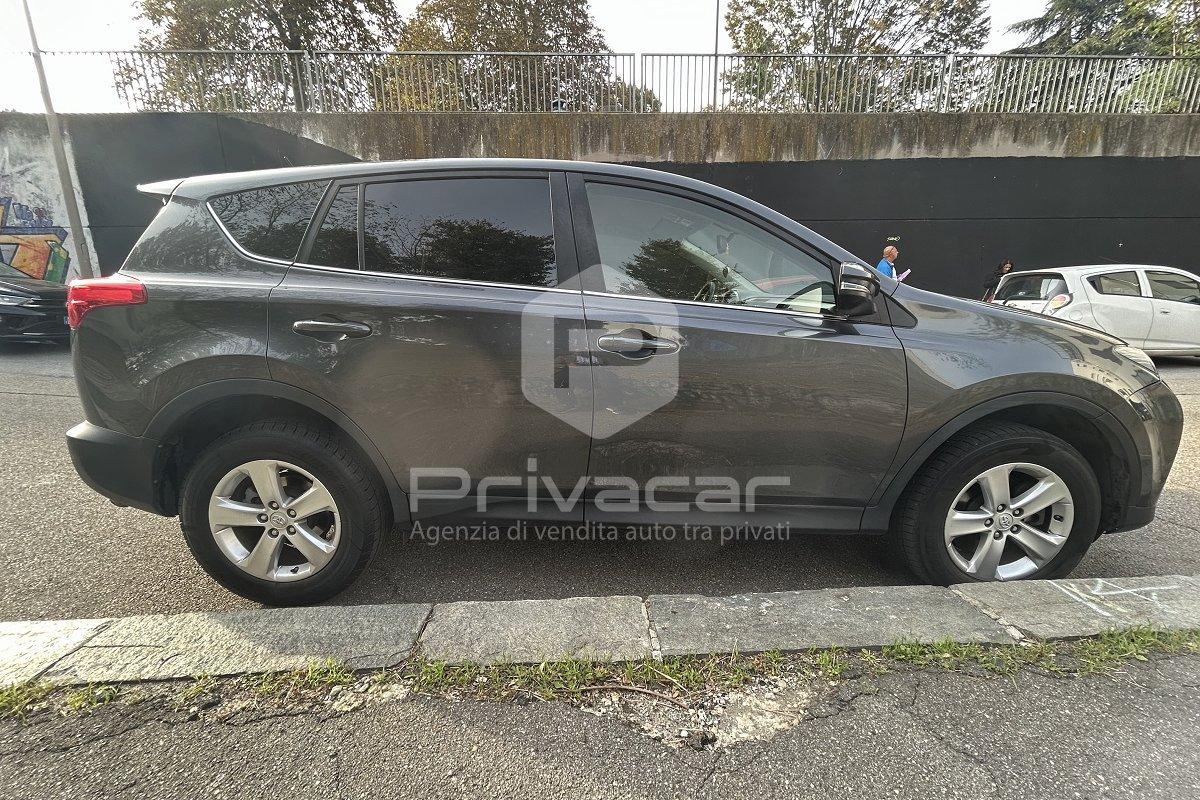 TOYOTA RAV4 2.0 D-4D 2WD Active