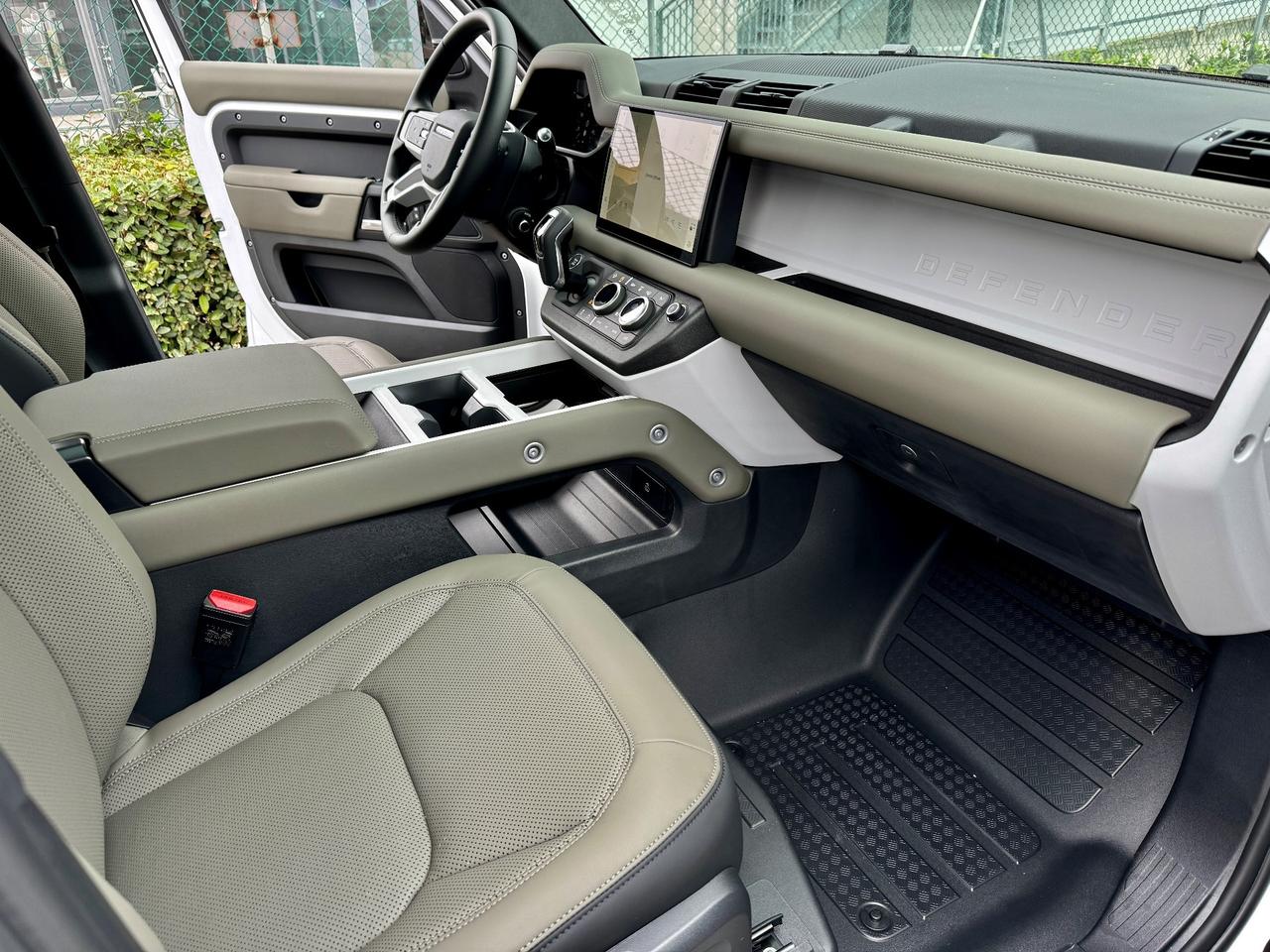 Land Rover Defender 250 CV - SUBENTRO LEASING