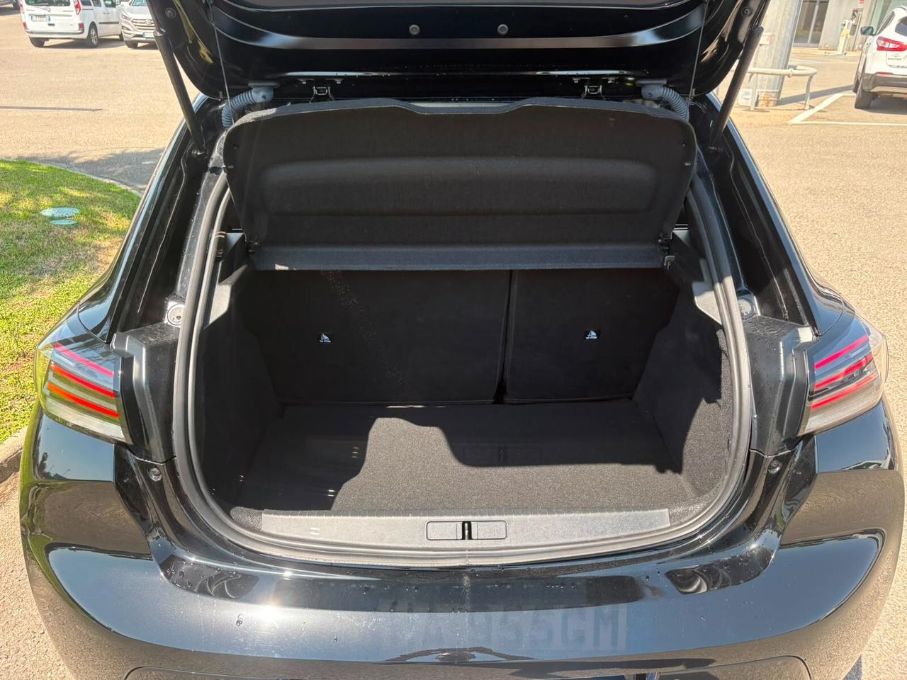 Peugeot 208 Hybrid 110 e-DCS6 Style