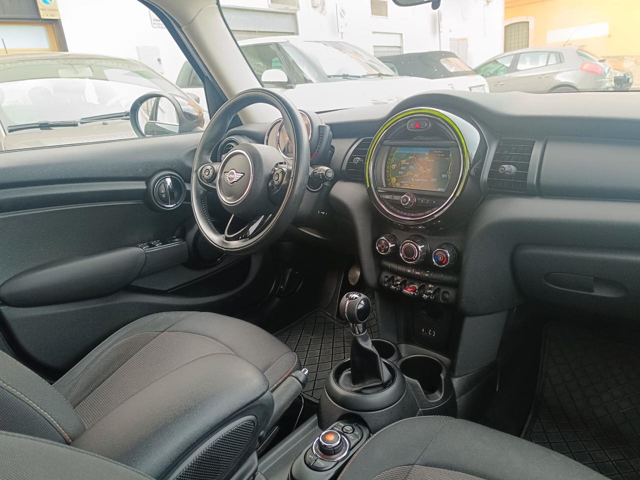 Mini Cooper D 1.5 Business XL 5 Porte