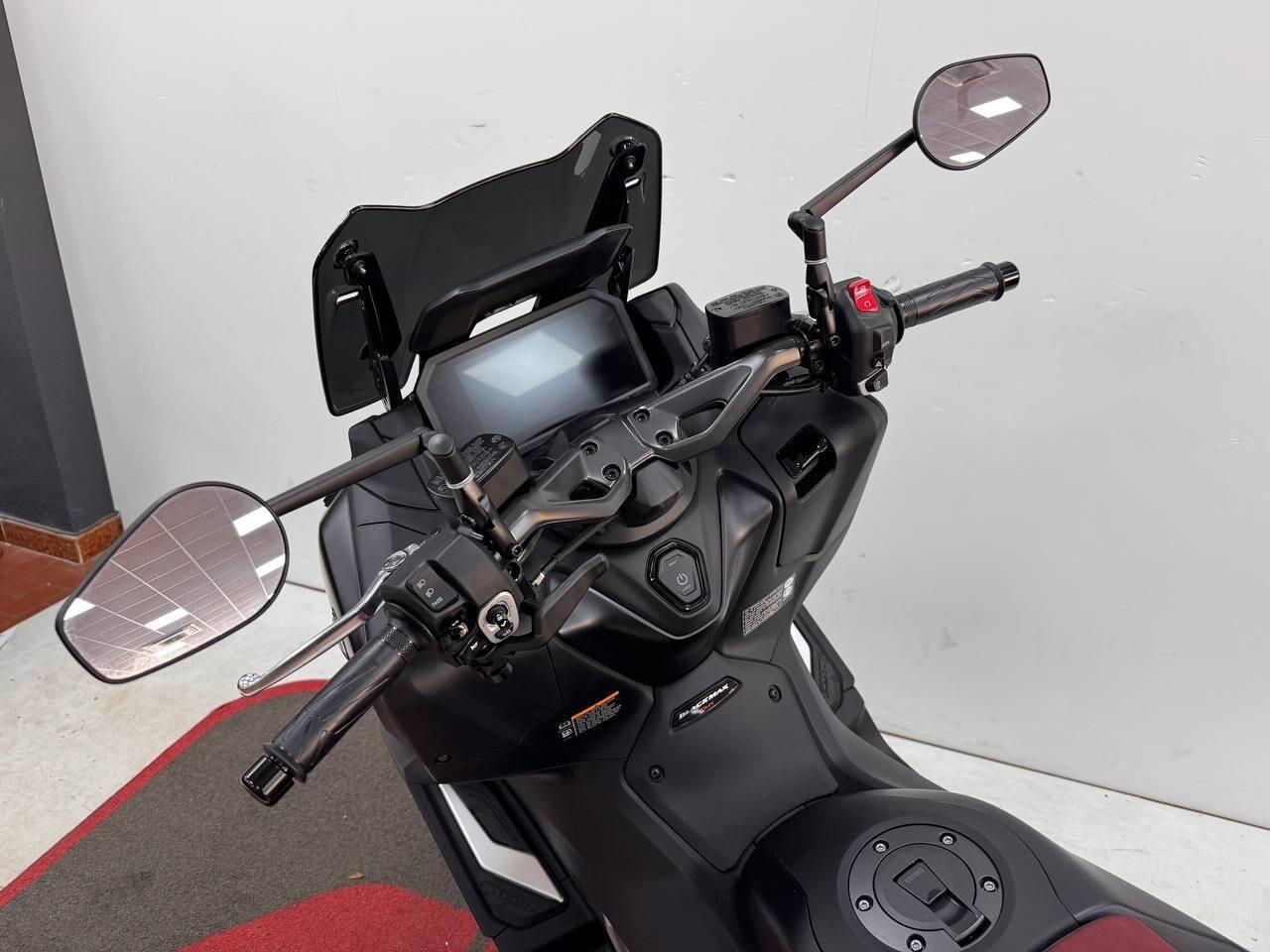 Yamaha T Max 560 25th Anniversary Black PROMO AGOSTO