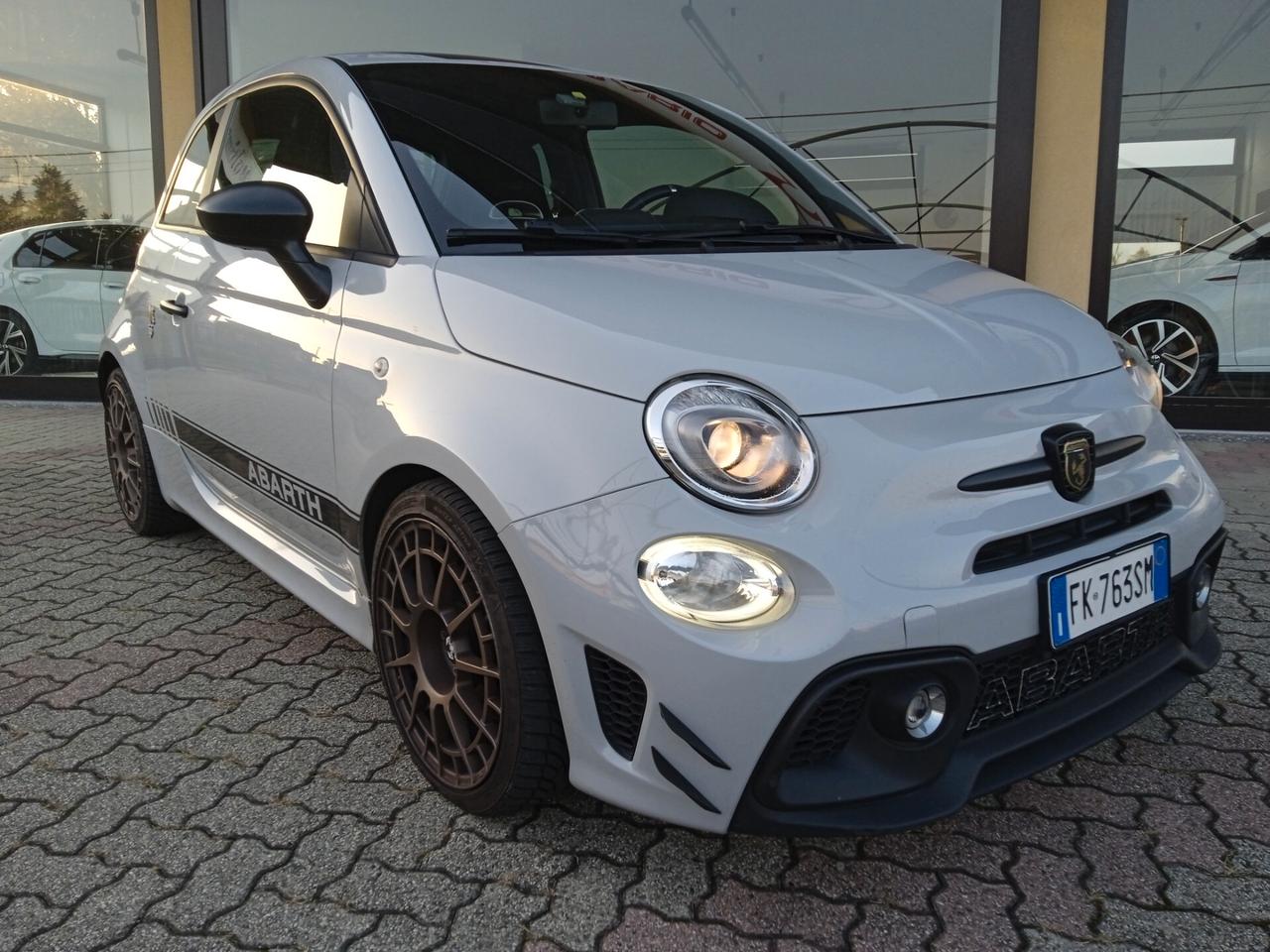 Abarth 595 17" GRIGIO CAMPOVOLO SENS PARK GOMME INVERNALI SEMI NUOVE VETRI SCURI