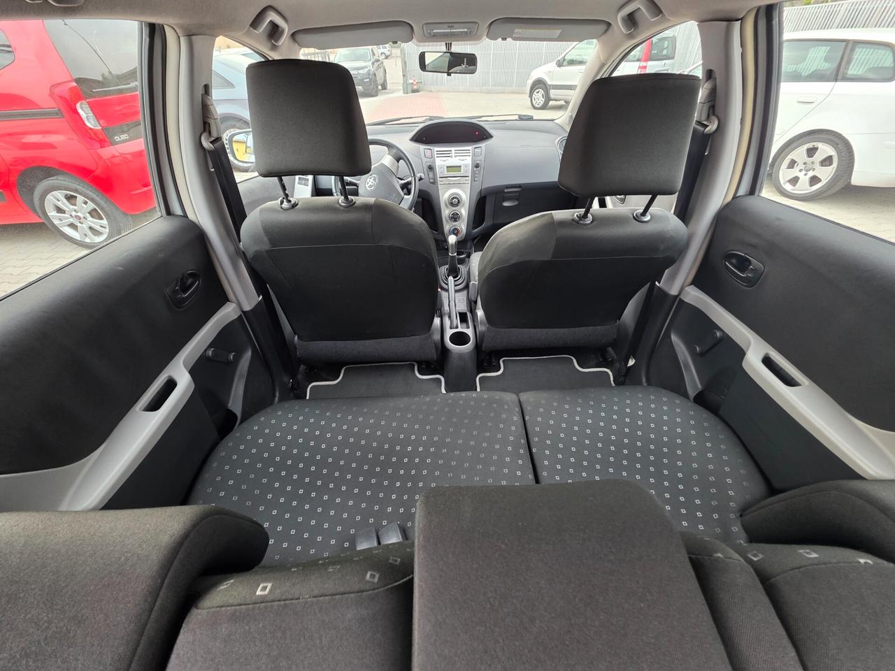 Toyota Yaris 1.0 5 porte