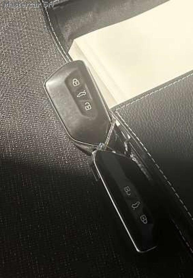 VOLKSWAGEN Golf Variant Golf Variant 2.0 tdi Life 115cv - GF210ET