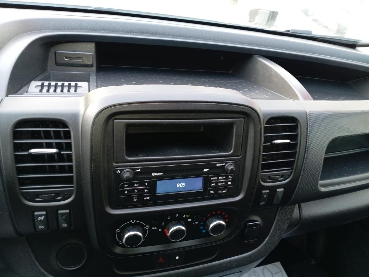 Renault Trafic FURGONE 3 POSTI TRIPLA APERTURA iva esposta