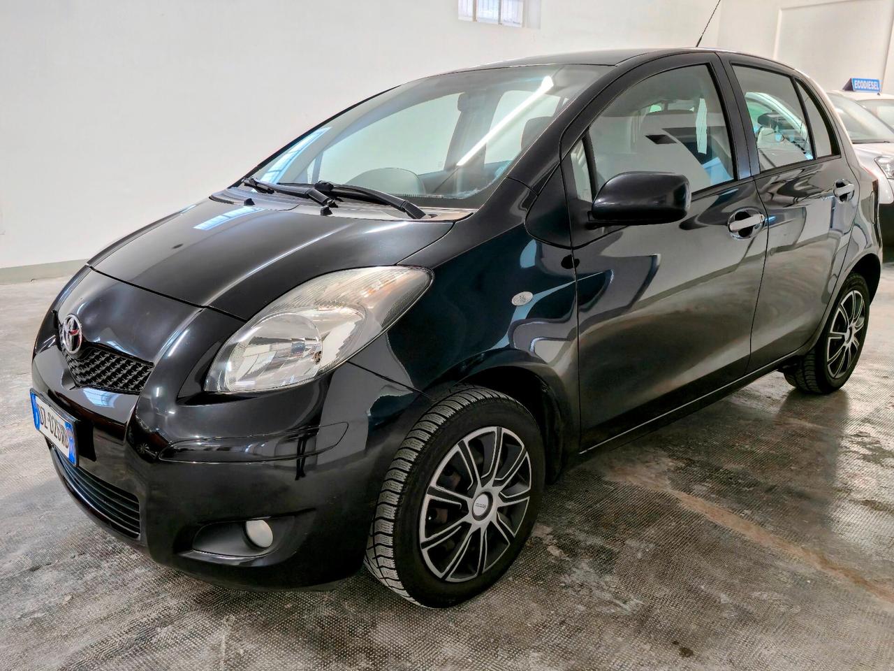 Toyota Yaris 1.0 5 porte Sol