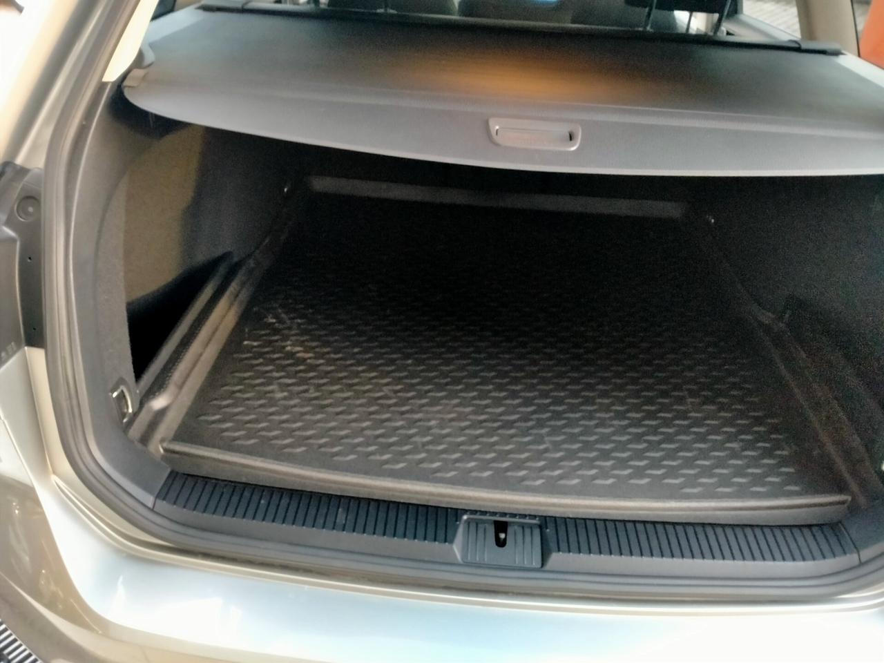 Volkswagen Passat Variant 1.6 TDI 120cv DSG COMFORTLINE SERVICE VW UNIPROP.