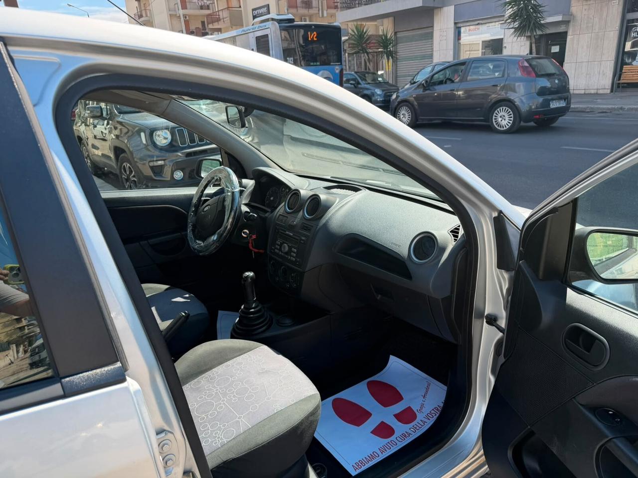 Ford Fiesta 1.2 16V 5p. Ghia