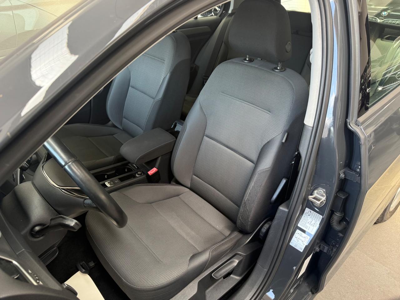 Volkswagen Golf Business 1.6 TDI 5p. Highline BlueMotion Technology