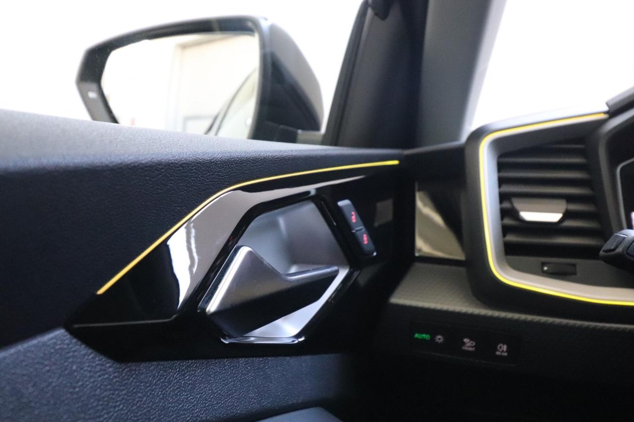 Audi A1 Sportback 30 Tfsi S-tronic S-line Black Identity