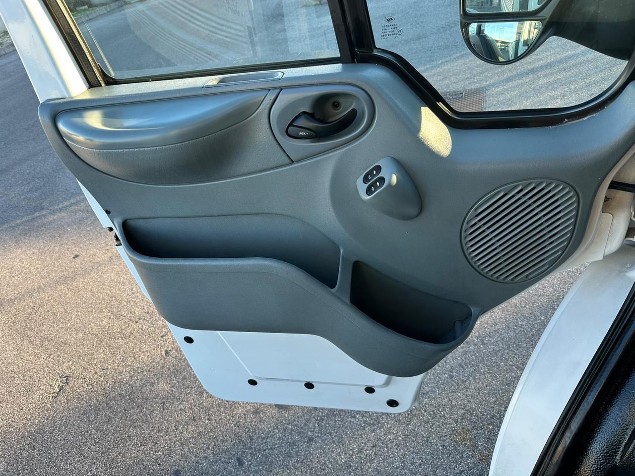 Ford Transit anno 2009 cassone fisso