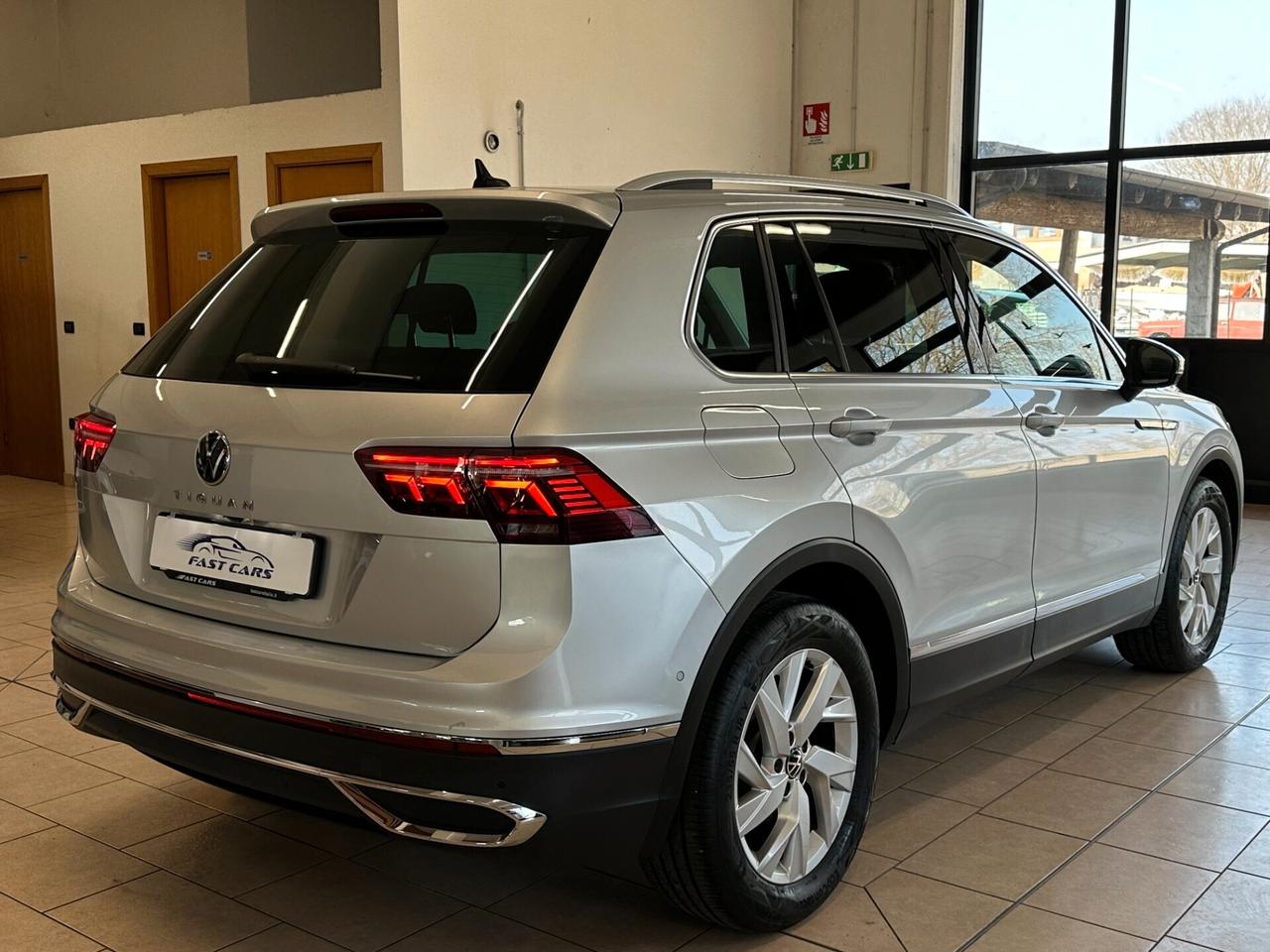 VOLKSWAGEN TIGUAN 2.0TDI ELEGANCE 150CV DSG *MATRIX*CARPLAY*360CAMERA*LUCIAMBIENTE