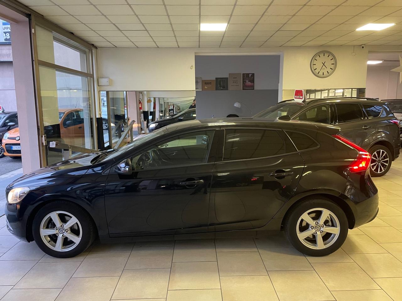 Volvo V40 D2 1.6 Momentum - Nessun vincolo -