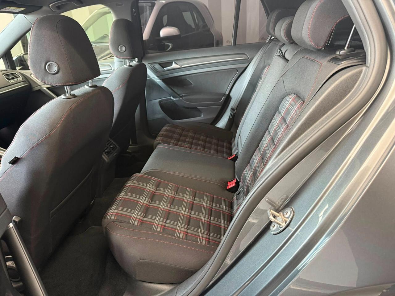 Volkswagen Golf 7.5 GTI Performance 245cv
