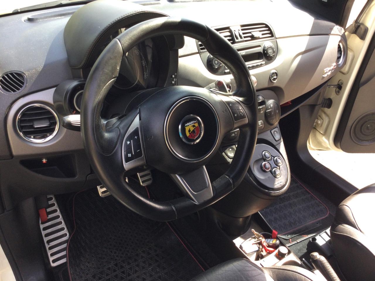 Abarth 500 C 1.4 Turbo T-Jet MTA Bicolore