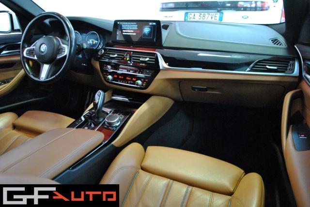 BMW 520 BMW Serie 520d - xDrive . M.Sport * TETTO-PELLE*
