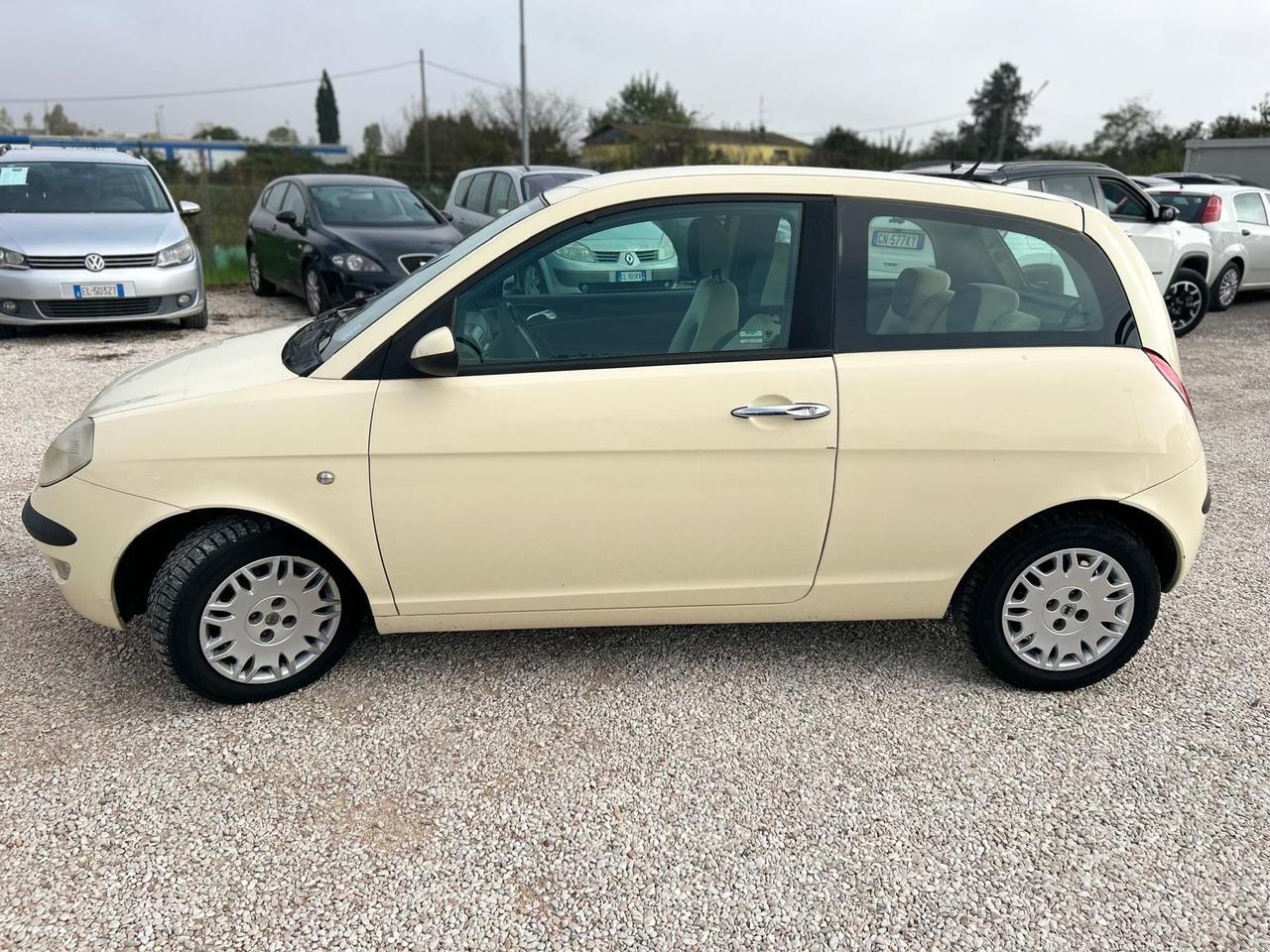 Lancia Ypsilon 1.2 Oro NEOPATENTATI 120.000 Km !!