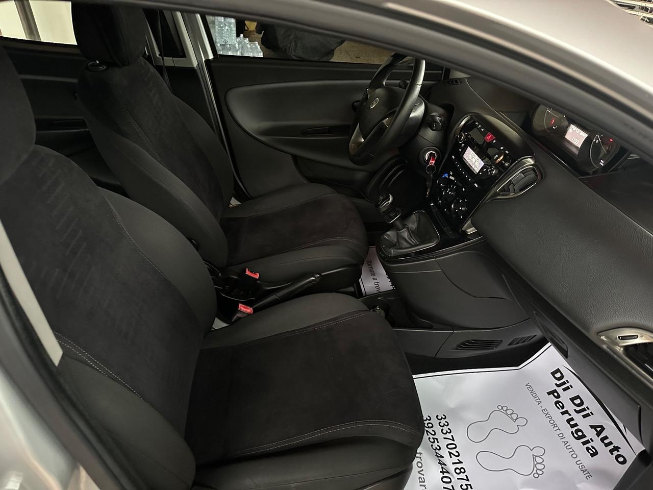 Lancia Ypsilon 1.2 69 CV 5 porte GPL Ecochic Platinum