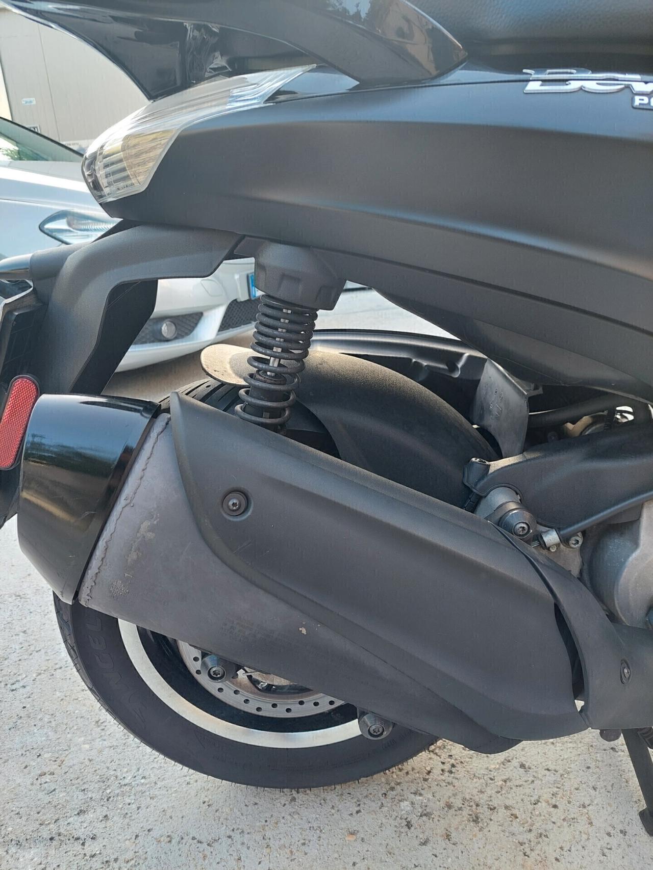 BEVERLY 350 MODELLO POLICE ABS SRS GOMME NUOVISSIME CON FERMO AMM. NUOVISSIMO