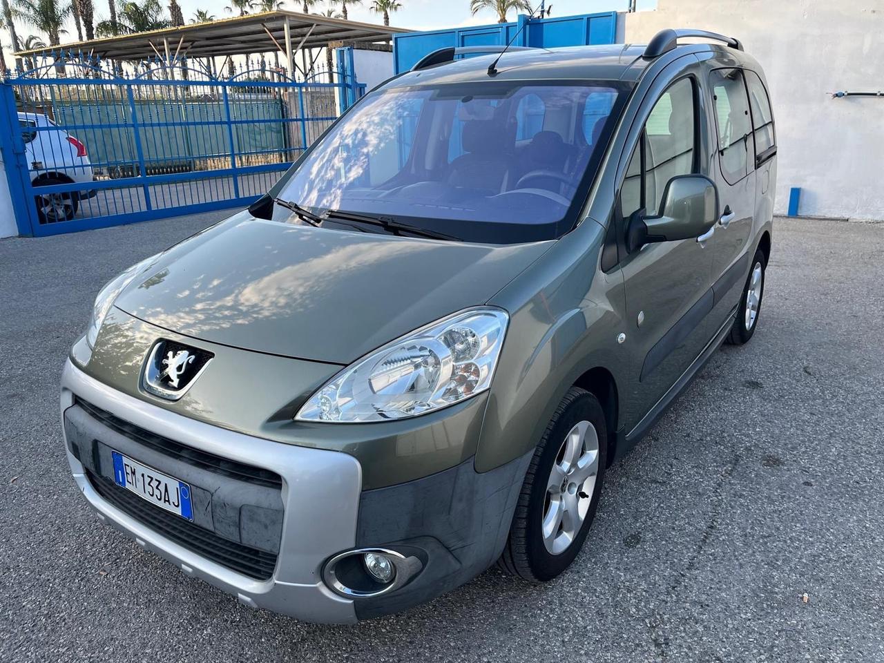 Peugeot partner tepee-5P-1.6 hdi-2012
