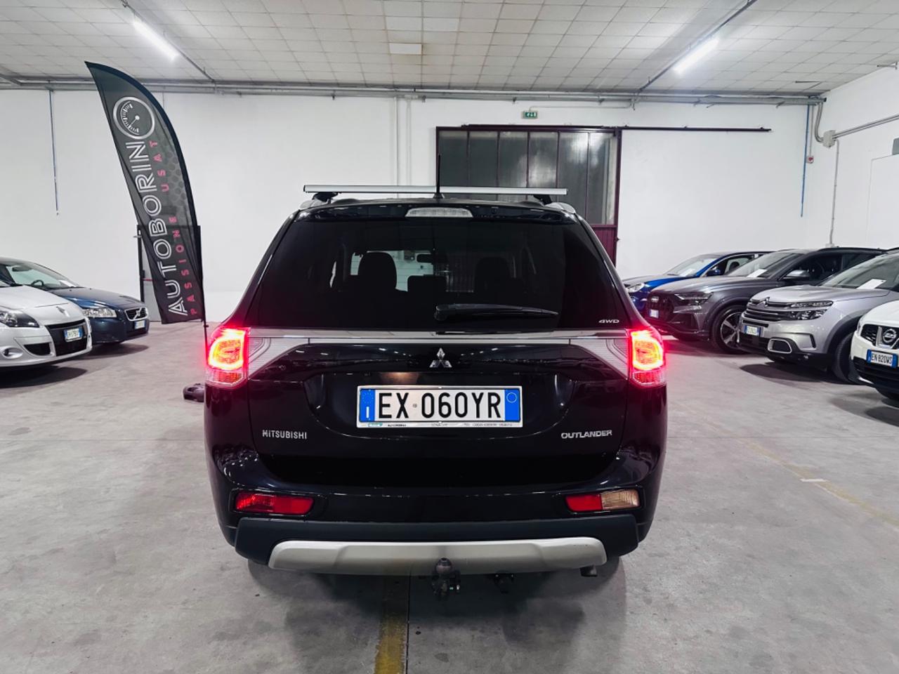 Mitsubishi Outlander 2.2 DI-D 4WD Intense