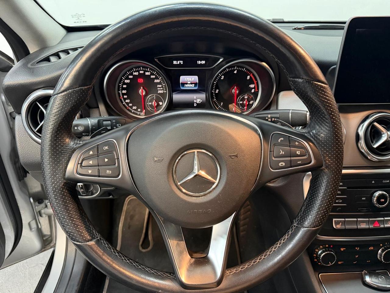 Mercedes Benz GLA 200 d Automatic Sport