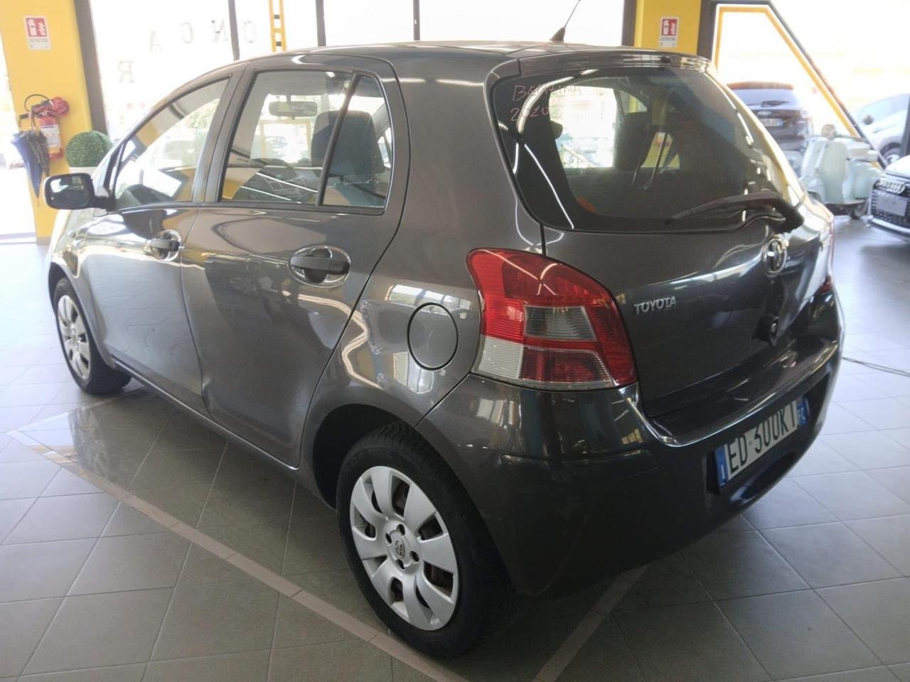Toyota Yaris 1.0 5 porte garantita 12 mesi