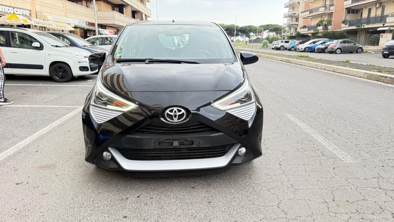 Toyota Aygo Connect 1.0 VVT-i 72 CV 5 porte x-play LED NAVI KAMERA PDC BLUETOOTH CERCHI 16