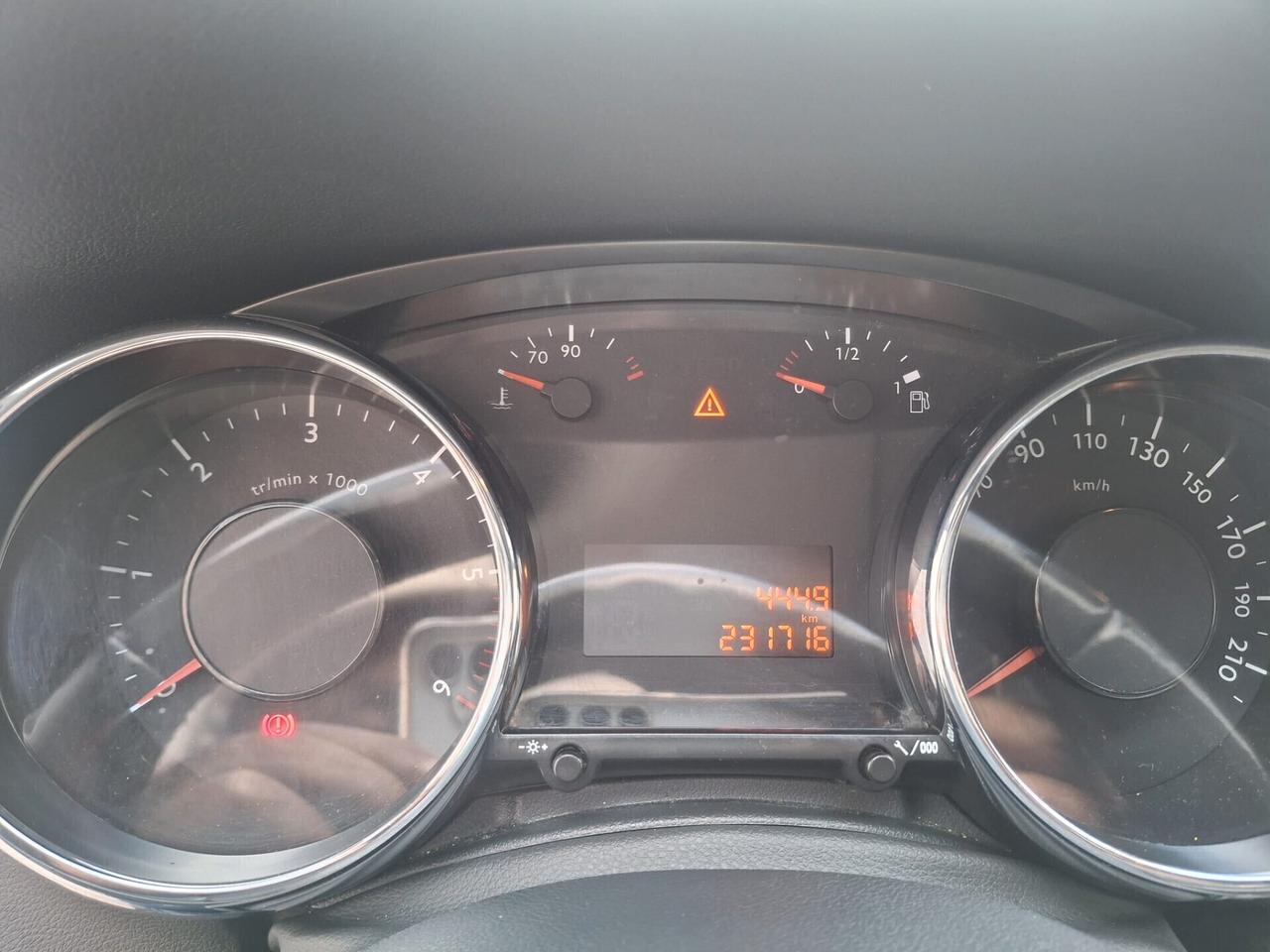 Peugeot 5008 1.6 HDi 115CV Allure 7 POSTI