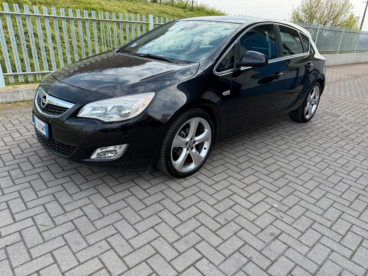Opel Astra 1.6 115CV 5 porte Cosmo