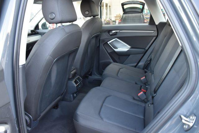 AUDI Q3 35 TDI S tronic Business *Cockpit, led, Navi*