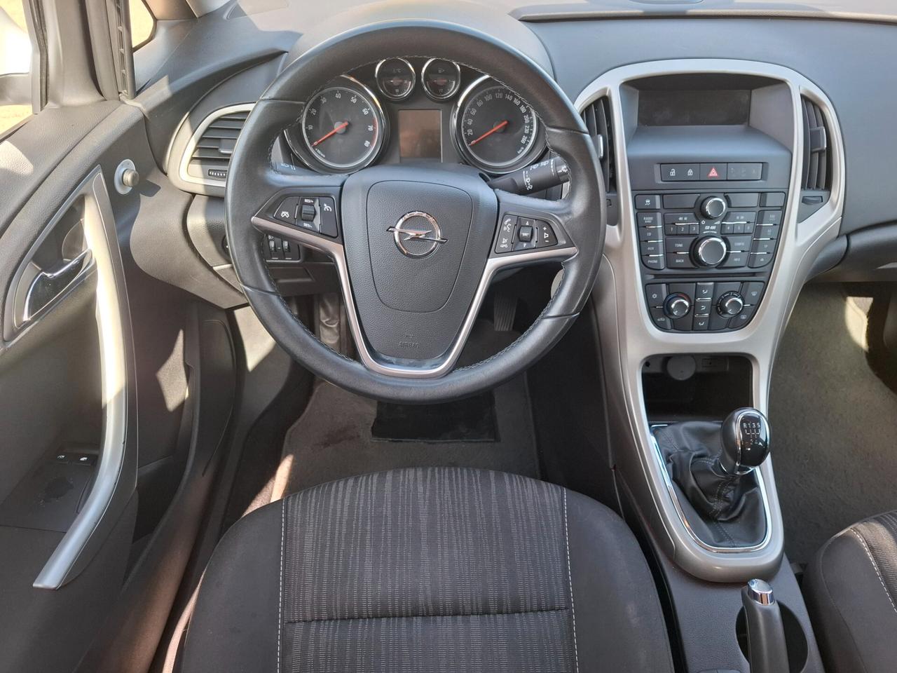 Opel Astra 1.4 100CV 5 porte Cosmo