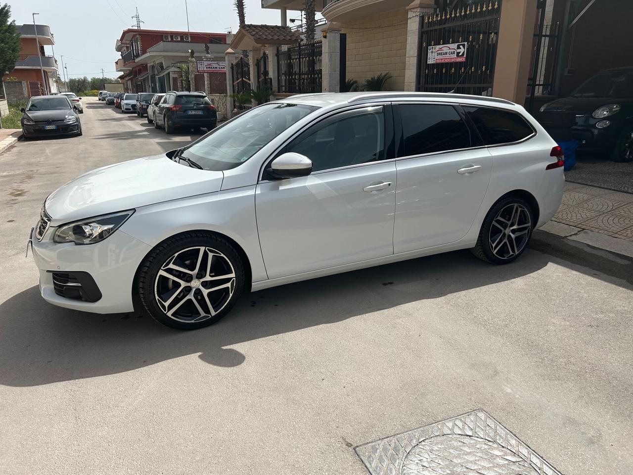 Peugeot 308 BlueHDi 120 S&S SW Allure