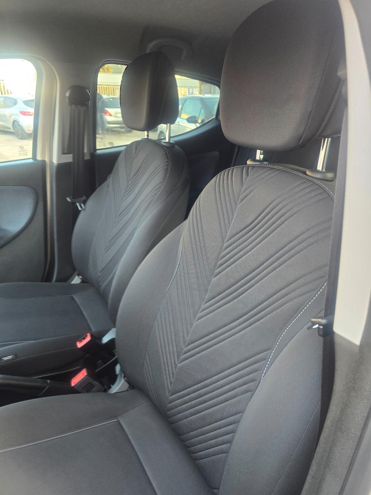 Lancia Ypsilon 1.2 69 CV 5 porte GPL Gold Plus