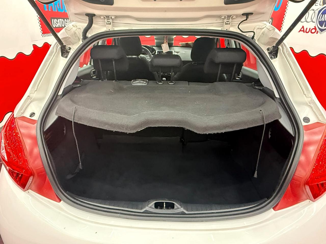 Peugeot 208 1.0 VTi 68cv Puretech - 2013