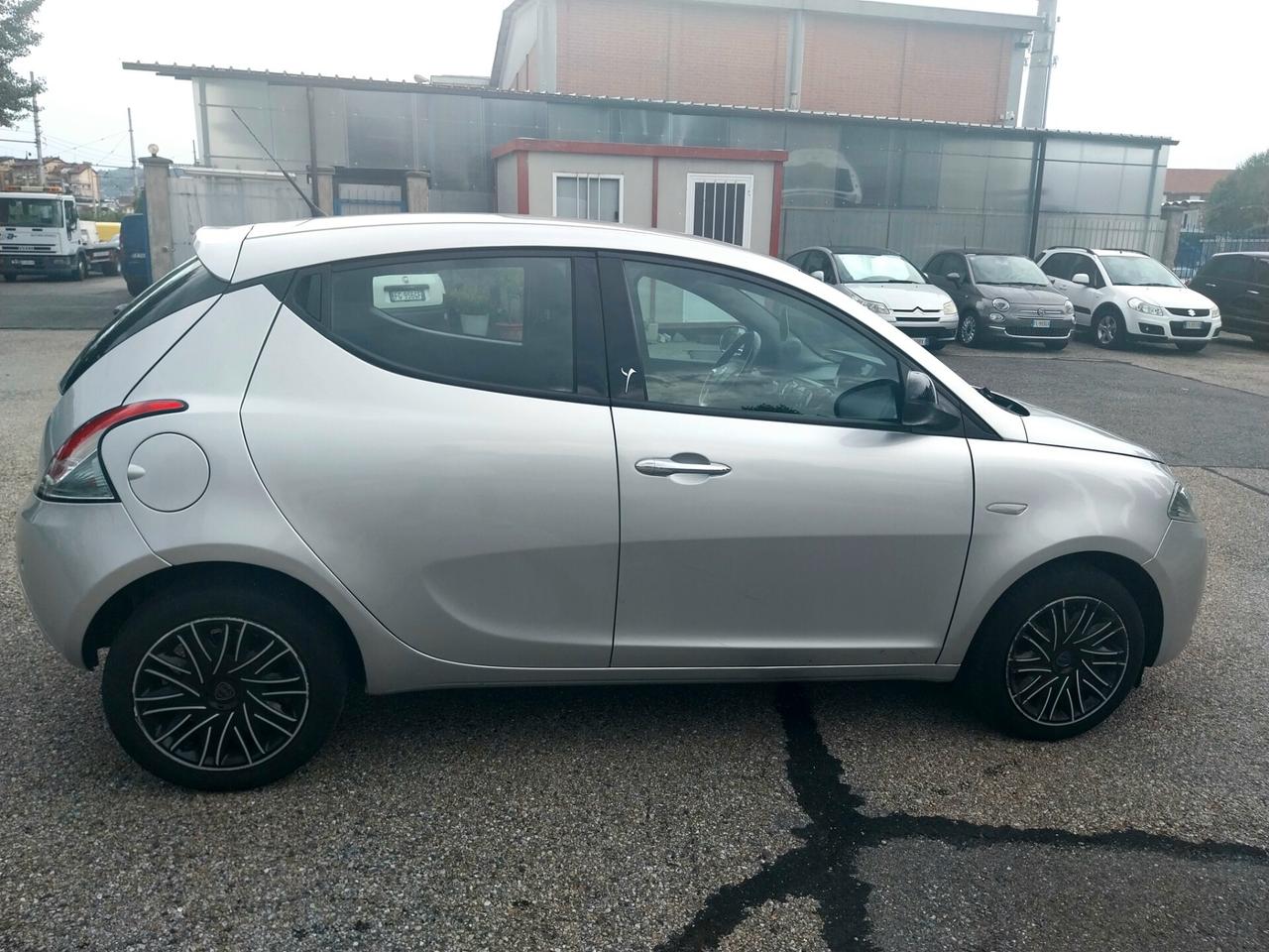 Lancia Ypsilon 1.2 69 CV 5 porte Gold