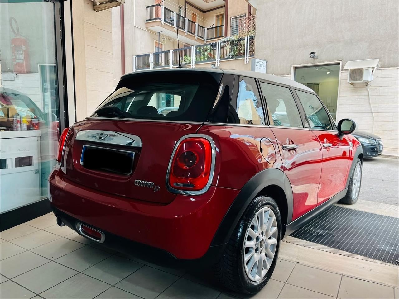 Mini Cooper 1.5D - PERFETTA - 2015