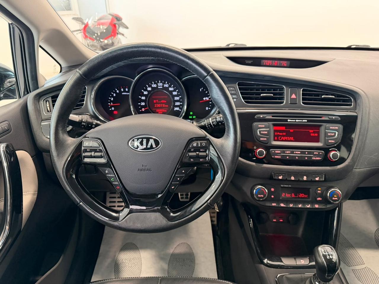 Kia Ceed cee'd 1.6 CRDi 128 CV 5 porte Platinum