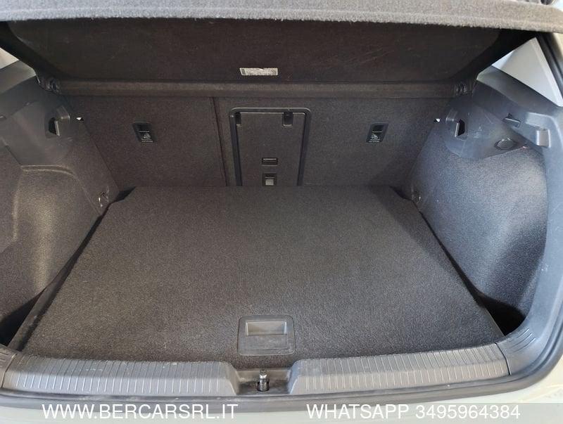 Volkswagen Golf 1.0 eTSI EVO DSG Life*AUTOMATICA*PACCHETTO LUCI*PDC*