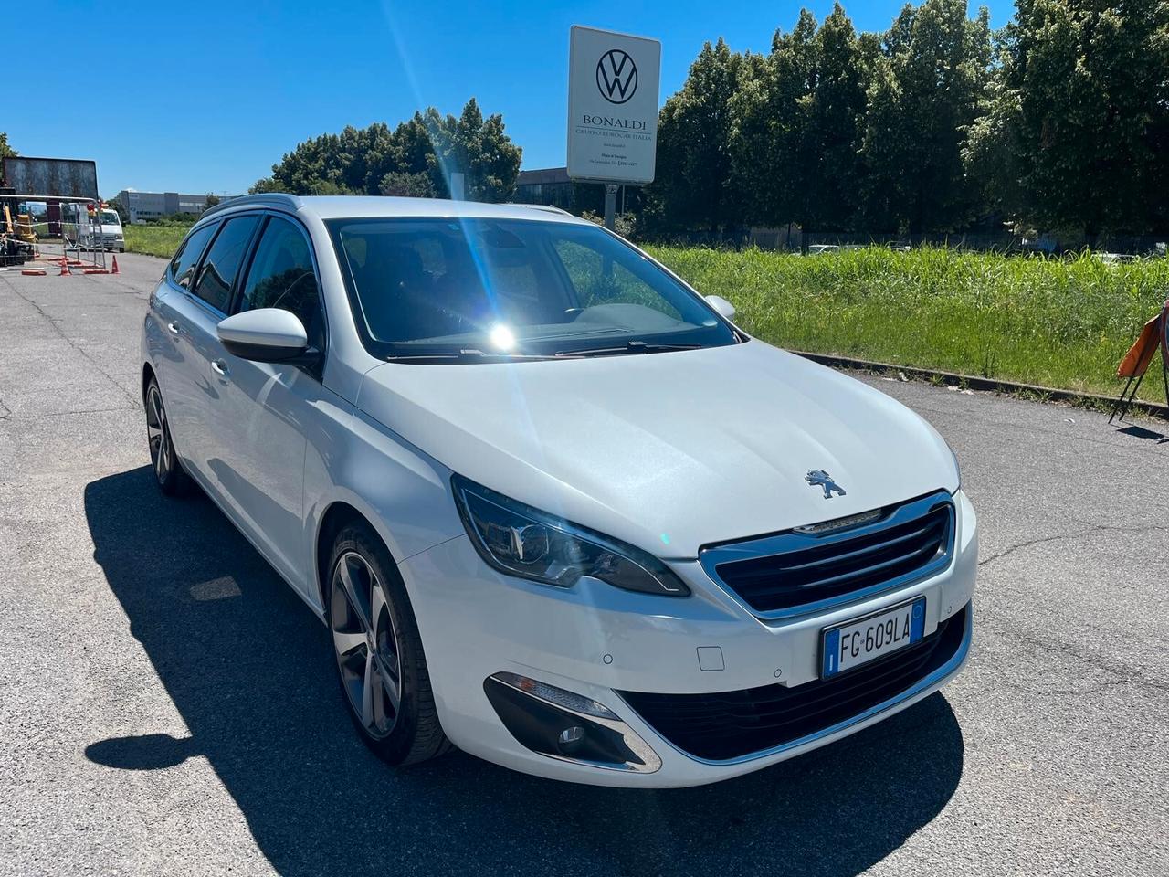 Peugeot 308 BlueHDi 120 S&S EAT6 SW Allure