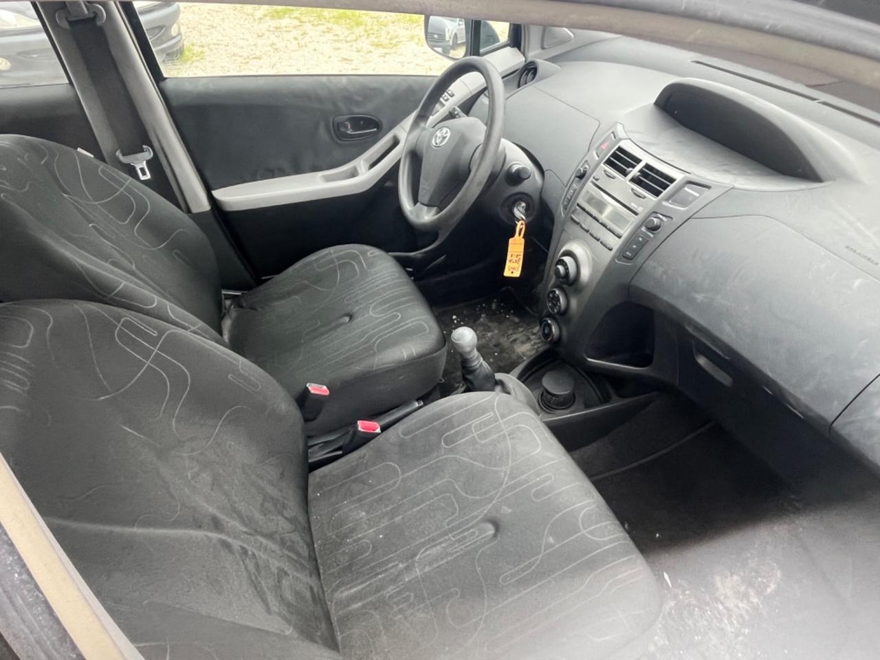 Toyota Aygo Yaris 1.0 12V VVT-i 5 porte Now