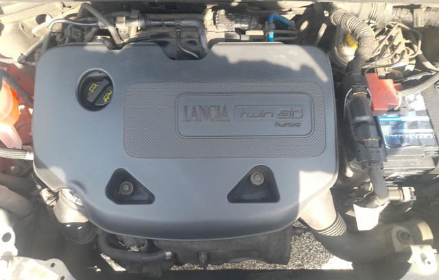LANCIA Ypsilon Metano Ecochic Silver