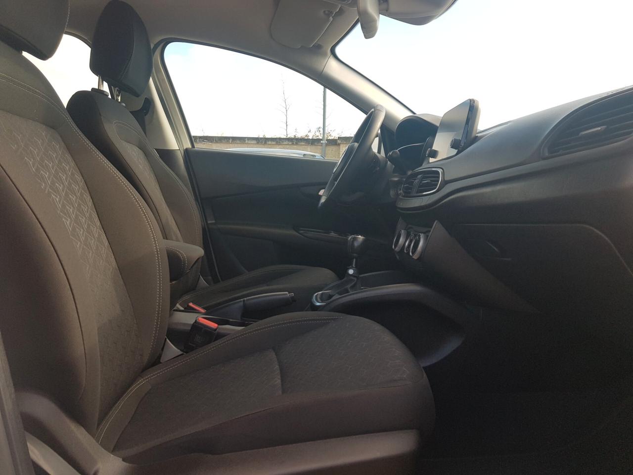 Fiat Tipo Cross 1.6 Mjt 130cv Navy Led Cruise Sensori